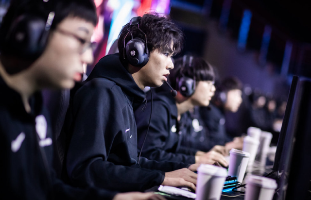 无畏契约巴黎全球冠军赛淘汰赛抽签：死亡上半区悬念迭起，电子竞技盛宴即将揭晓冠军归属